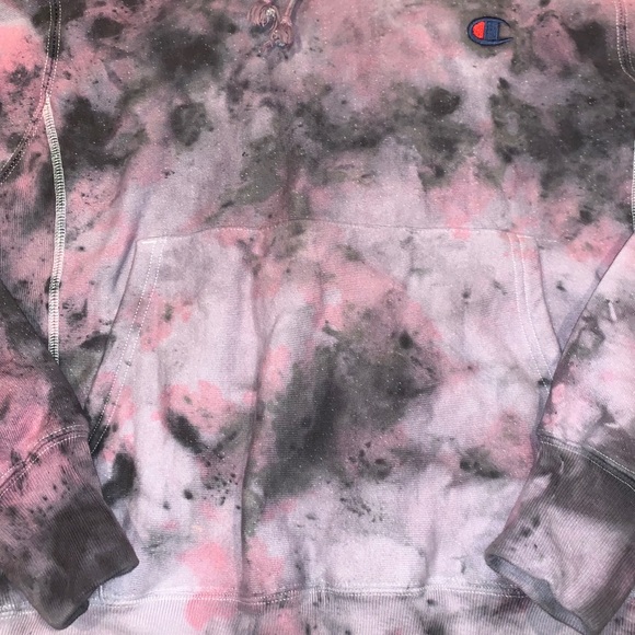 Stylish re-designed Champion hooded sweatshirt - Picture 4 of 10